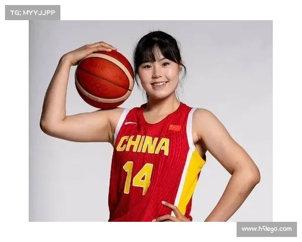 李梦与中国女篮合练,李月汝回归在即,完整阵容助力女篮新征程 李梦与中国女篮合练,李月汝回归在即,完整阵容助力女篮新征程